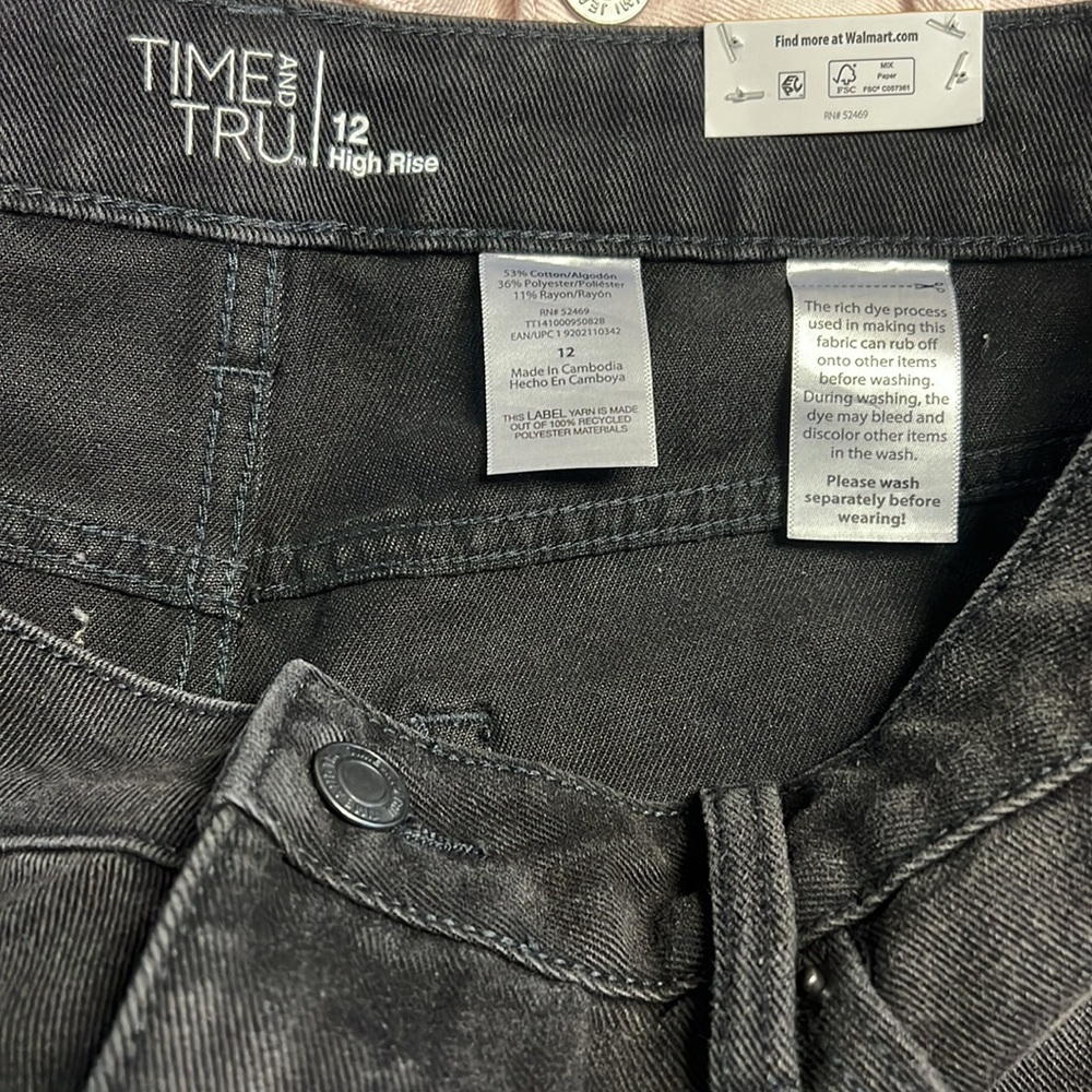New women’s high rise shorts size 12 by Time and Tru - Picture 3 of 5